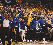 包含金州勇士训练开放日，转会期防线松动引欢呼，意大利杯在即，临场指挥获称赞的词条